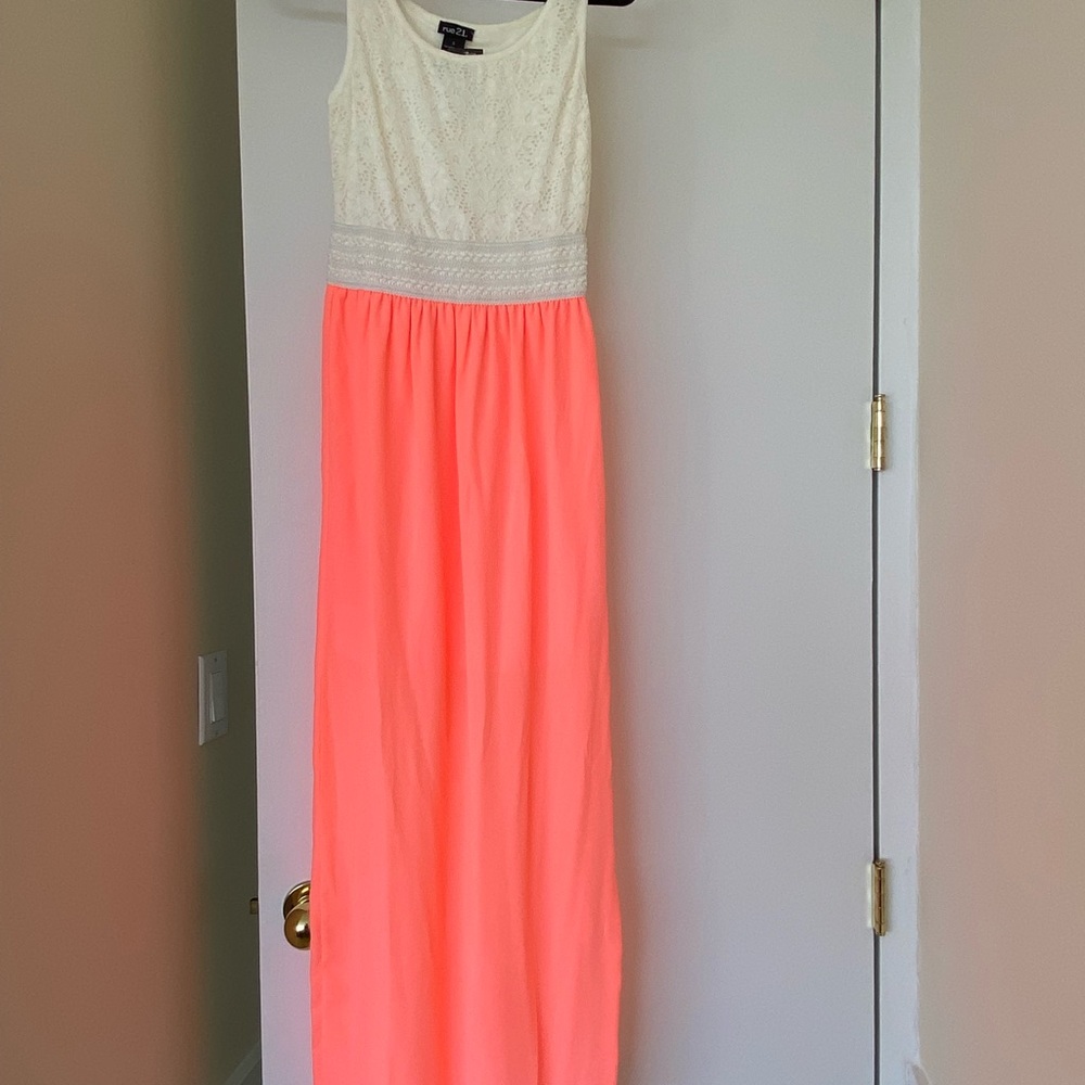 Sleeveless White and Pink Dress